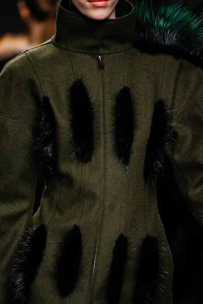 Look 14